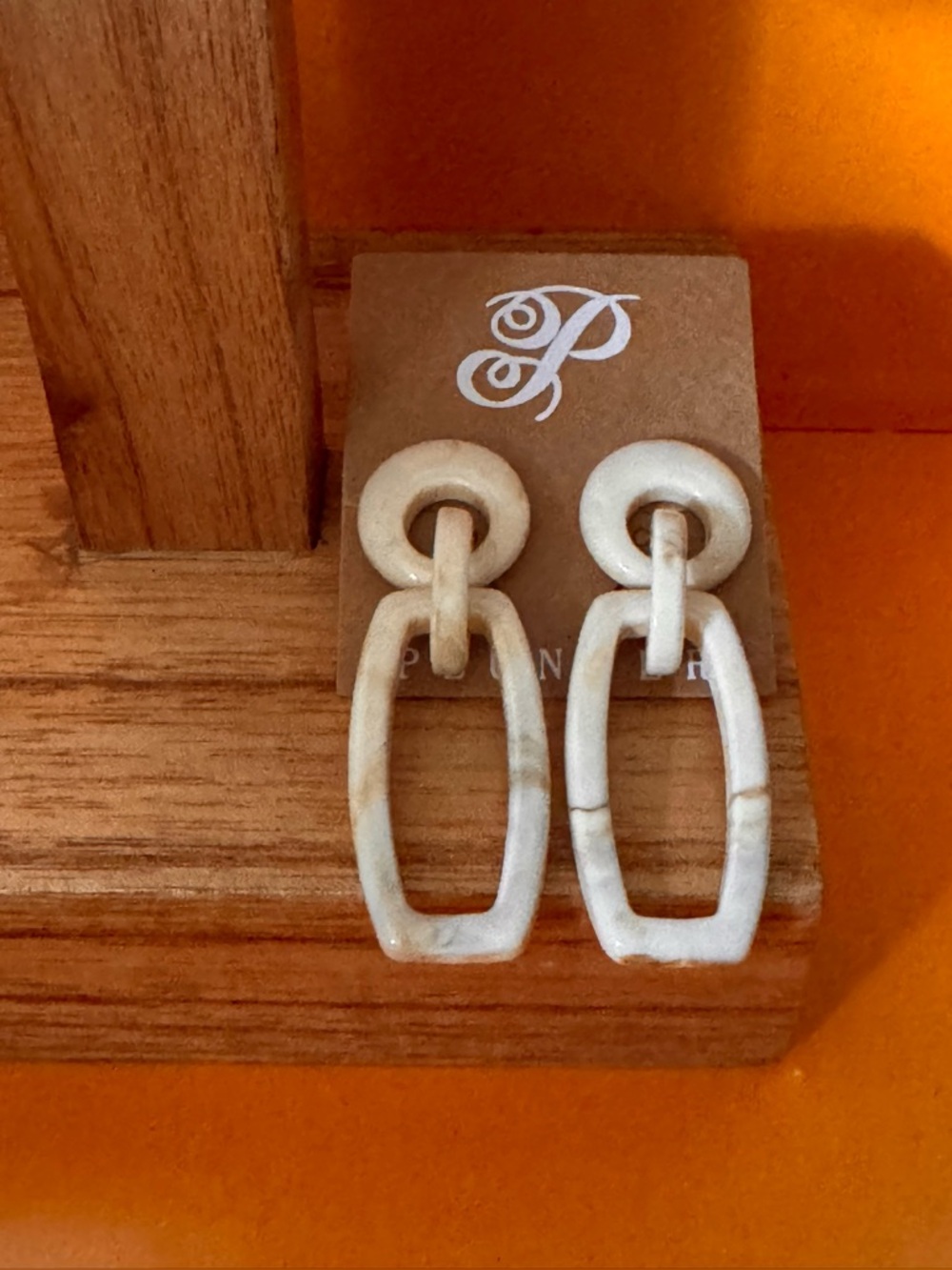 Plunder Cream Beige Marbled Earrings New in Package + Pouch